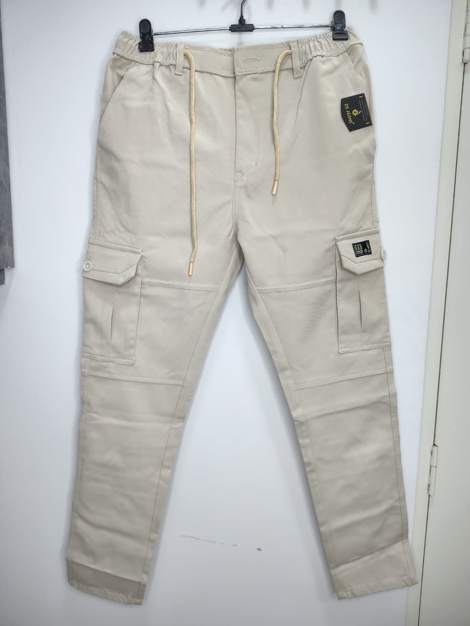 Light Beige Cargo Pants – Versatile Everyday Utility Trousers for Men 👖✨